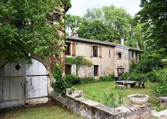 Moulin Dans Un Parc D\'Elevage A Daims