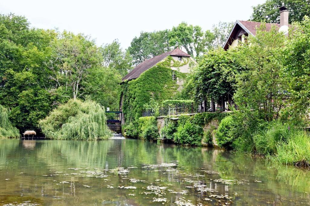 Moulin Dans Un Parc D'elevage A Daims Ferienhaus Jancigny