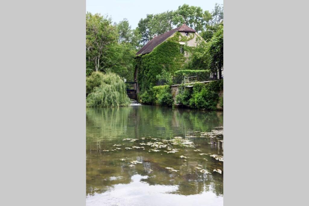 Moulin Dans Un Parc D'elevage A Daims Ferienhaus
